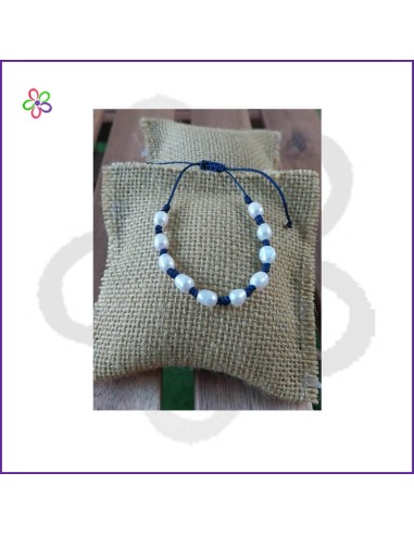 Pulsera de macramé y perlas